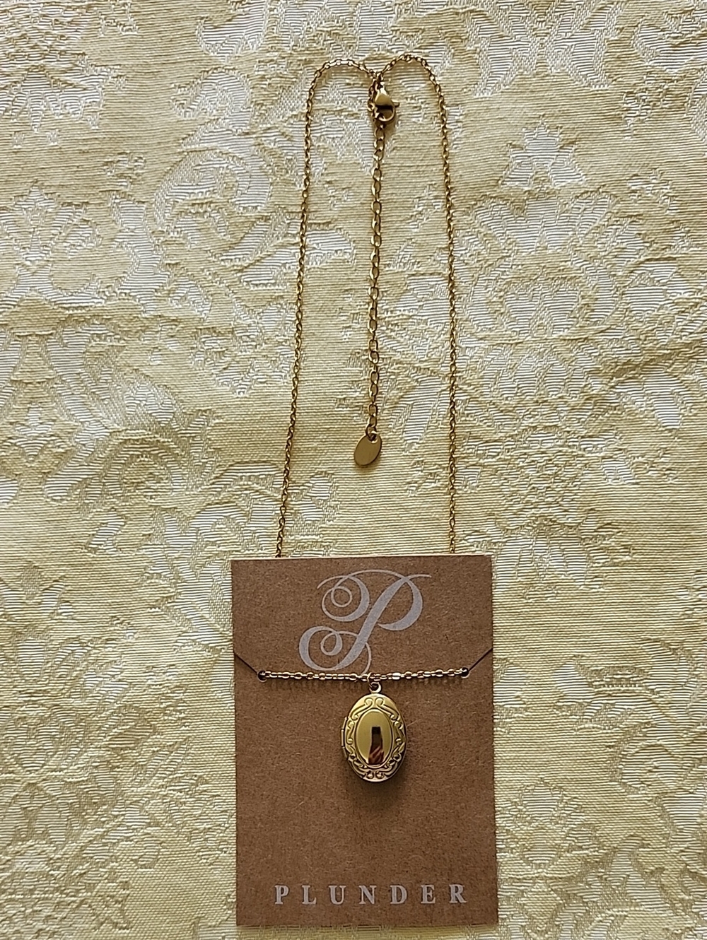 Goldtone LOCKET!